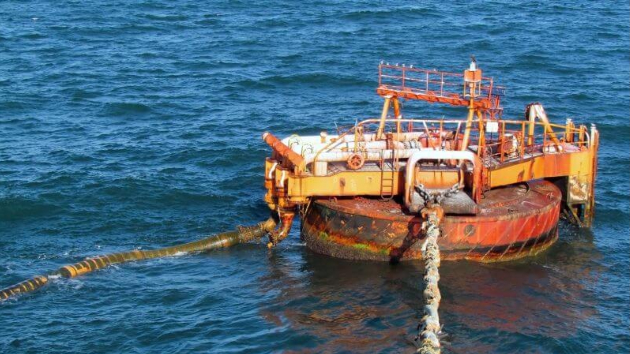 Buoy connected to subsea pipelines