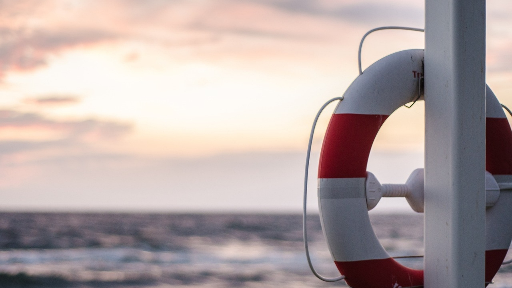 Life saving buoy
