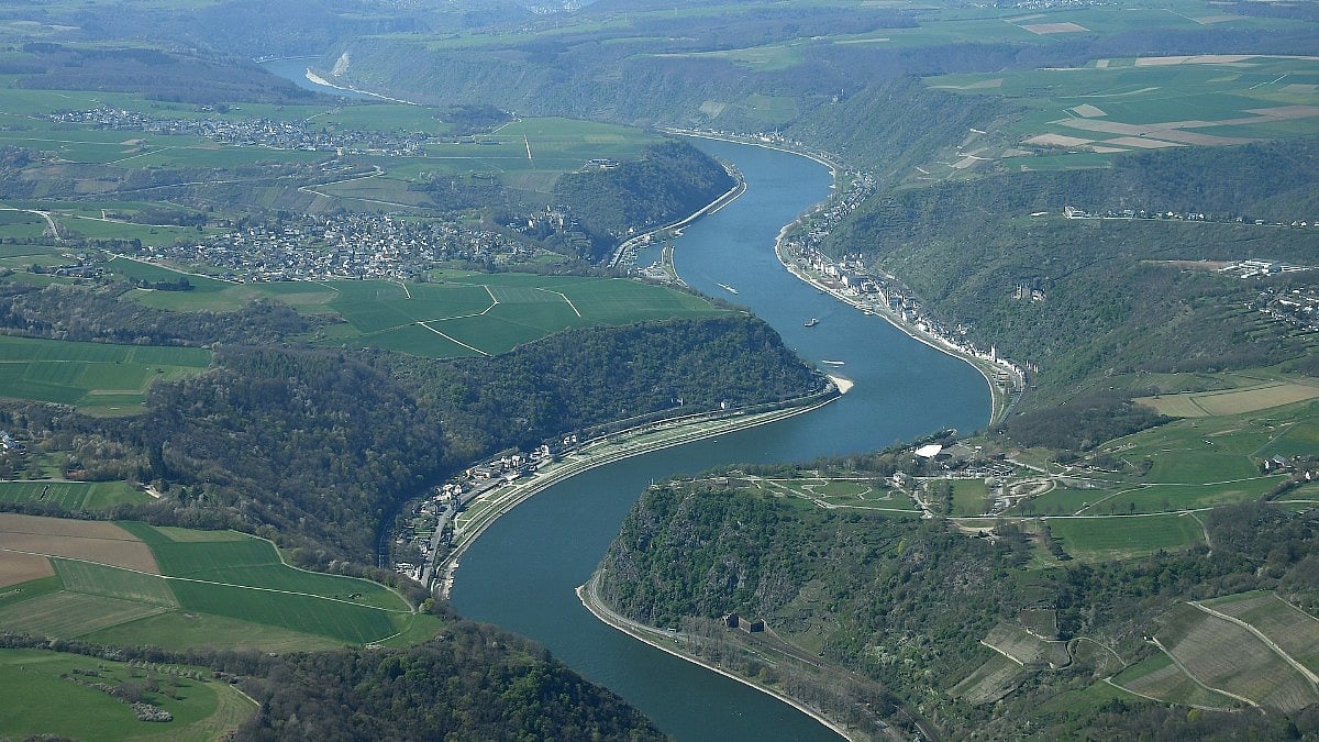 Rhine navigable depth inches toward unprecedented low as dry spell persists