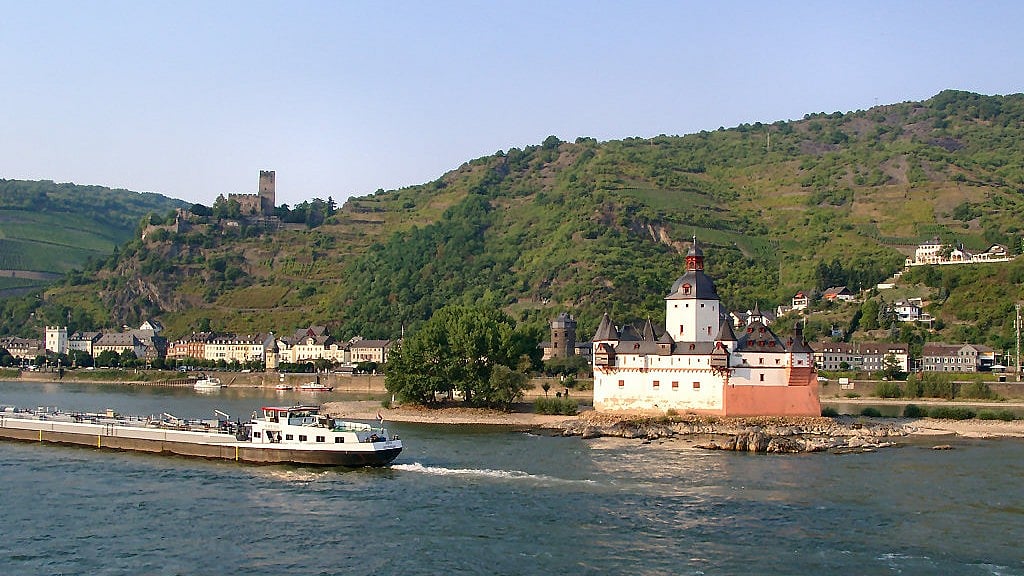 Less cargo, higher costs as Rhine river levels plunge in heatwave